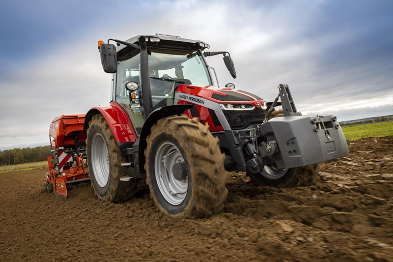 Massey Ferguson Traktor im Einsatz
